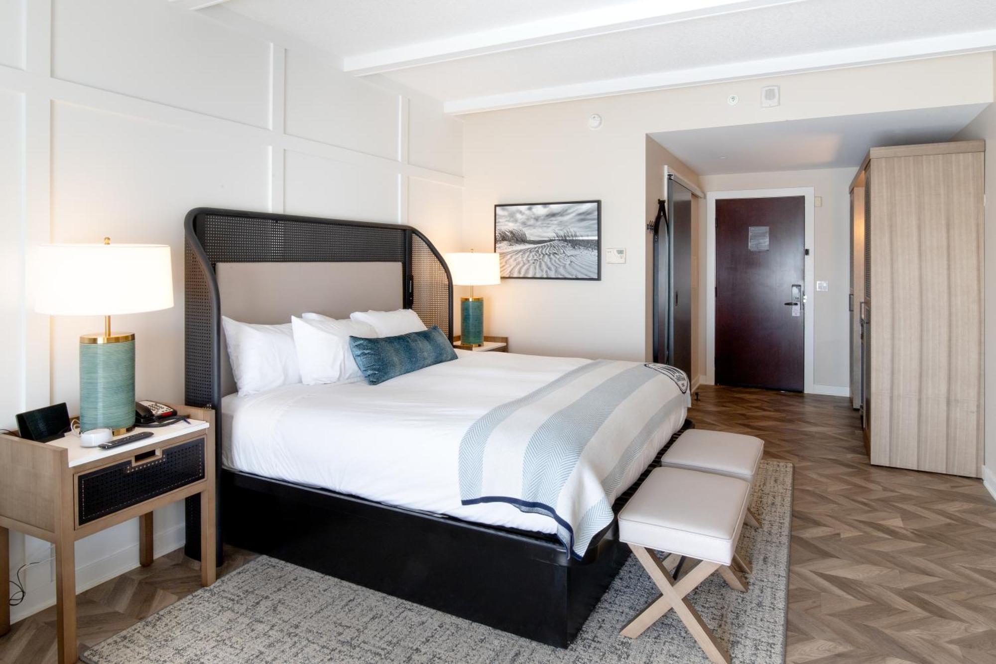 The Inn At Harbor Shores Saint Joseph Room photo